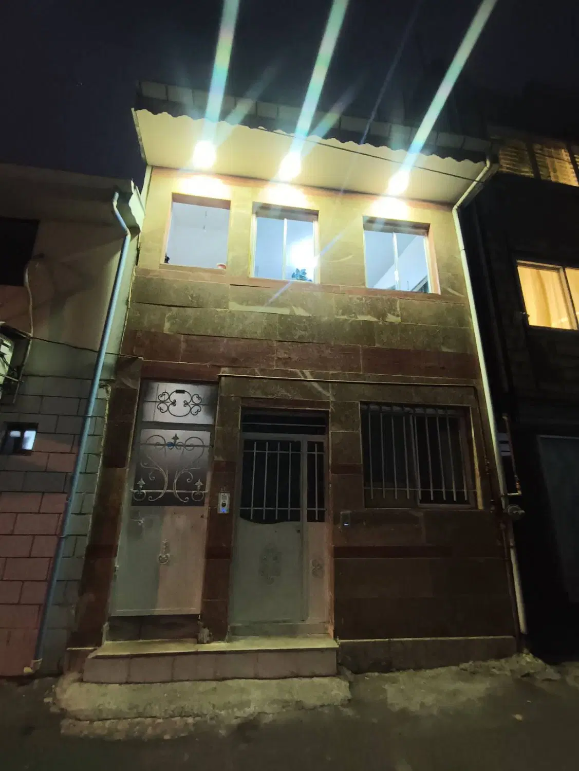 دو طبقه ،دو واحد، مسکونی در رشت