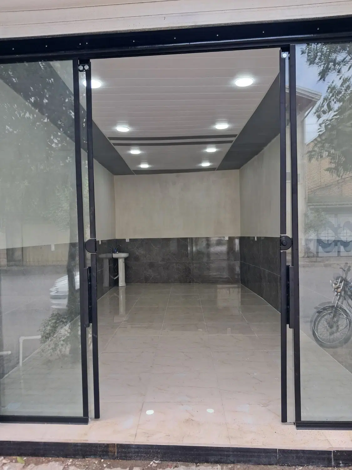 مغازه تجاری قائم محله مبین