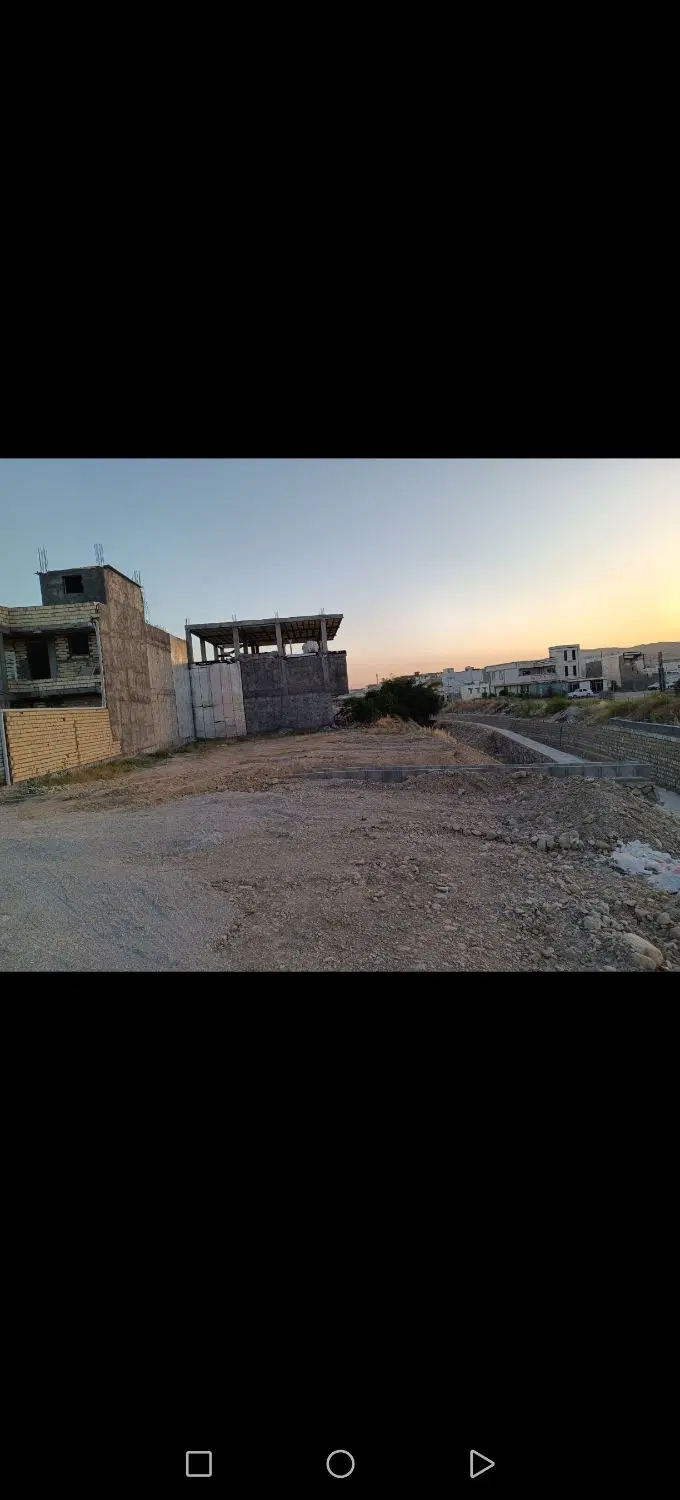 زمین 300متری فنس سپاه لب جدول