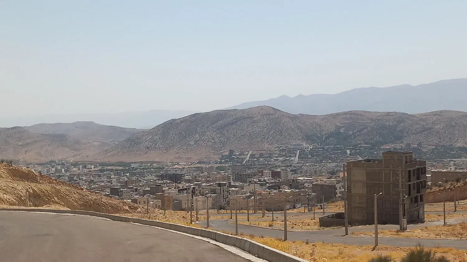 زمین  نیروی انتظامی