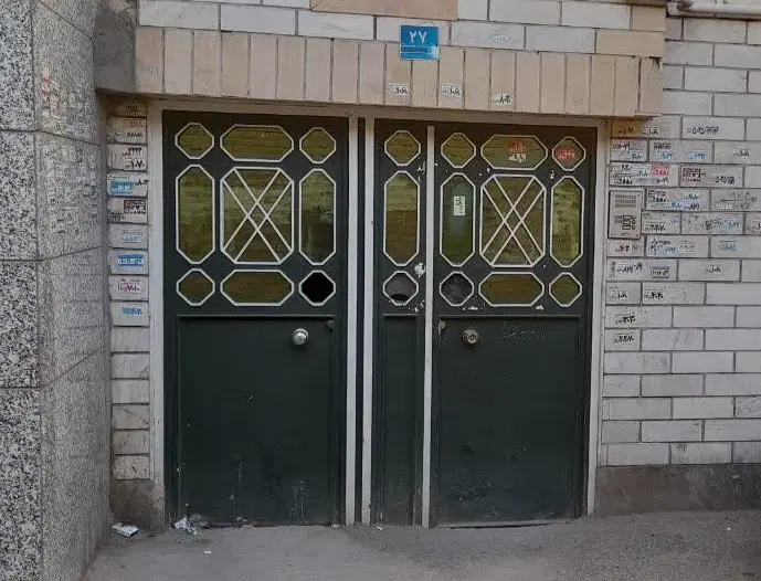 زیر پله تجاری بازار