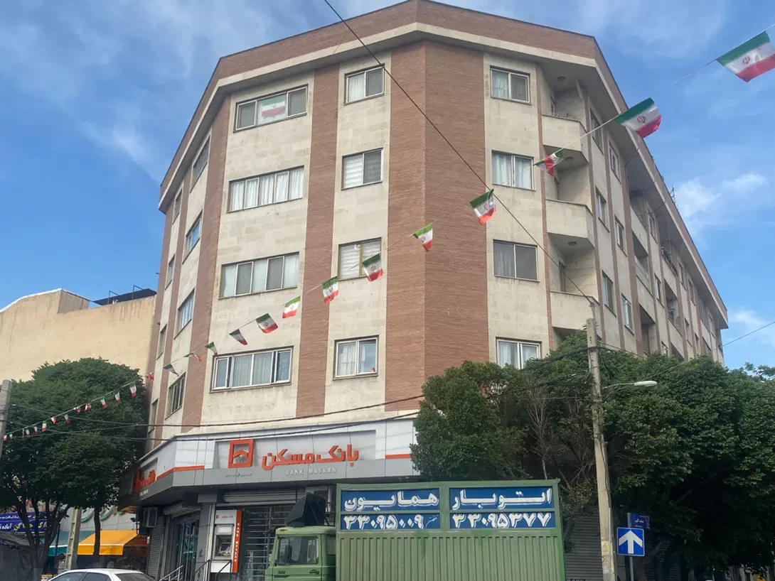 واحد ۸۸ متری در میدان ۱۳ آبان