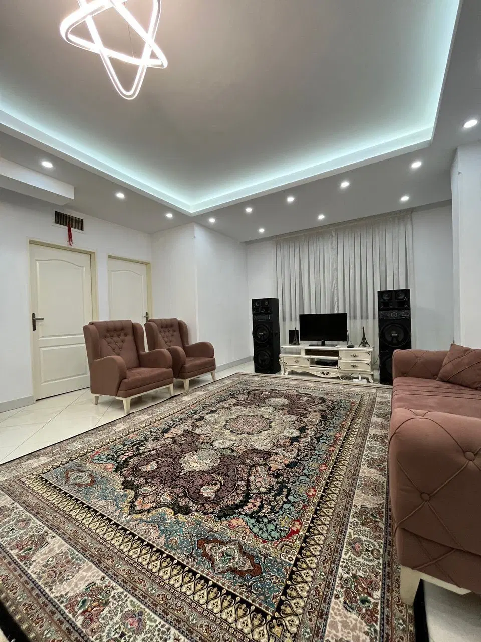 67متر_دوخوابه_روبنما_طبقه اول_بقیمت ترین