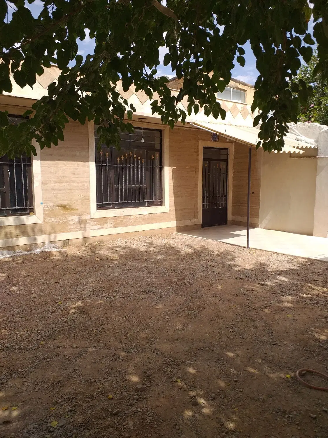 خانه ویلایی سندشش‌دانگ