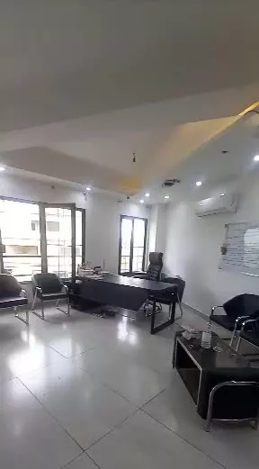 فروش واحد تجاری ۱۱۰ متری دور میدان جهاد
