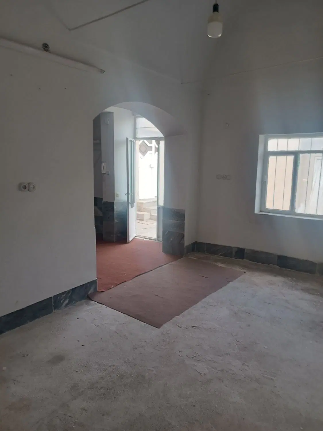 منزل مسکونی در خیابان صمدی بازسازی شده