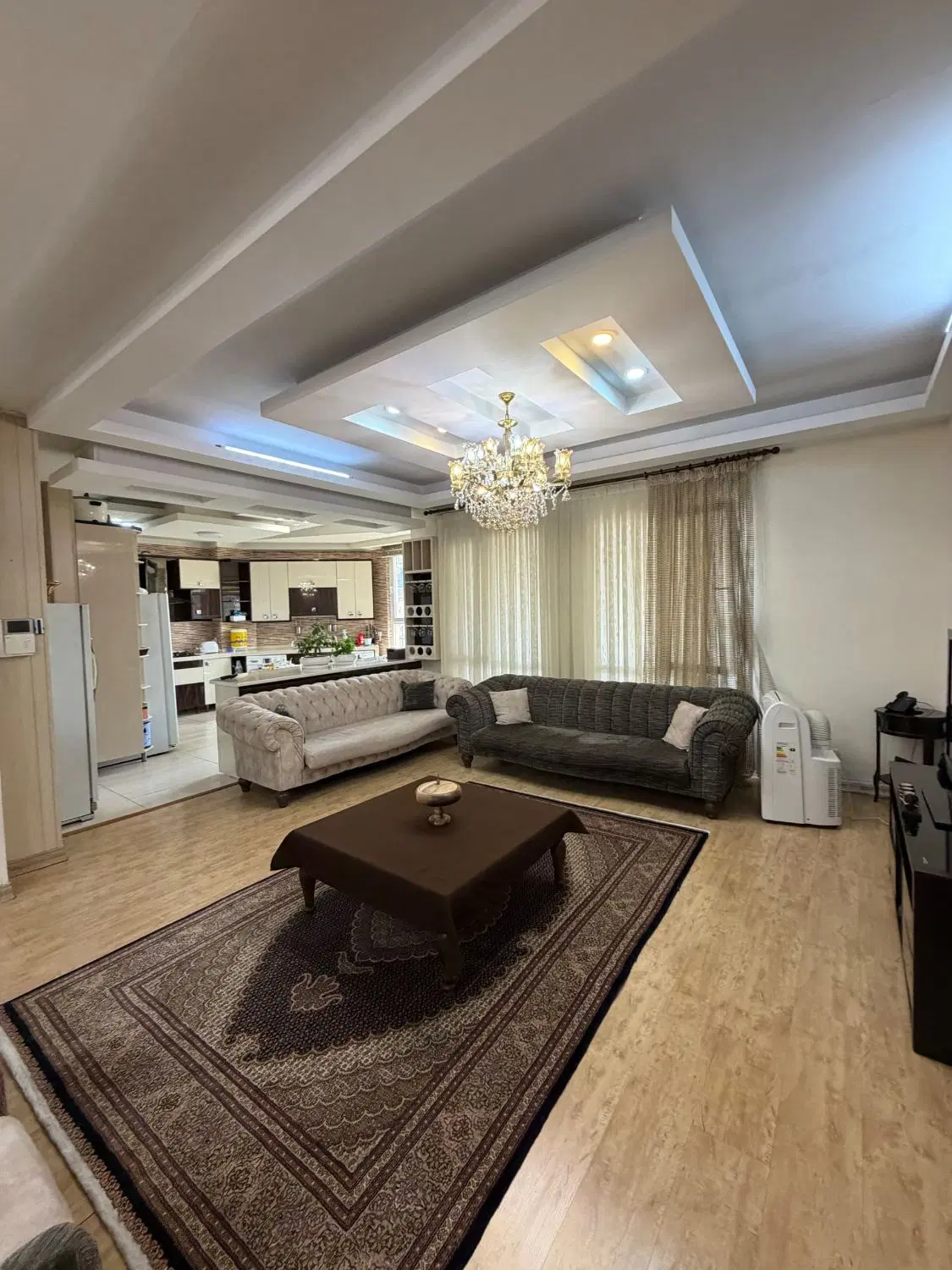 سعادت آباد_تاپ لوکیشن_۱۴۰متر ۳خواب_فول مشاعات