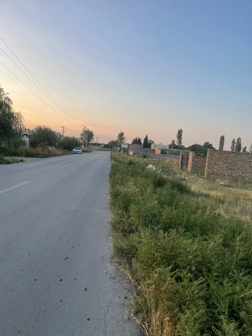 زمین خالی و برجاده اصلی روستای سعیدلو