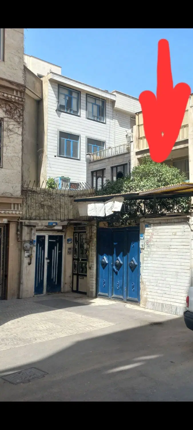 ۶۷متری حیاط دار