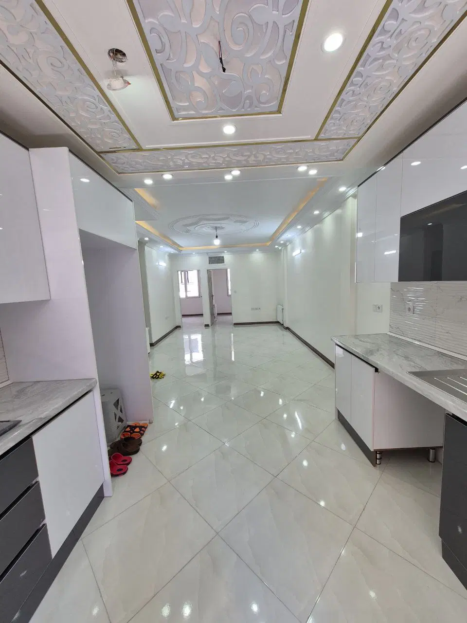 آپارتمان جنوبی تکواحدی باپارکینگ اصلی فول امکانات
