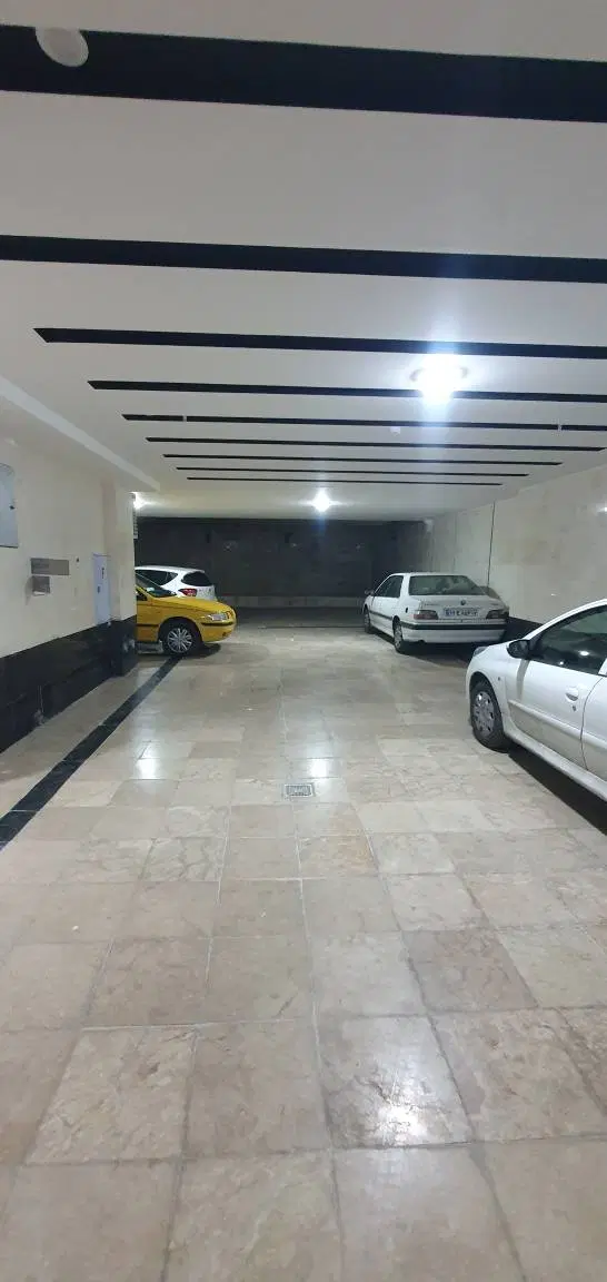 آپارتمان ۱۶۰ متری لاکچری