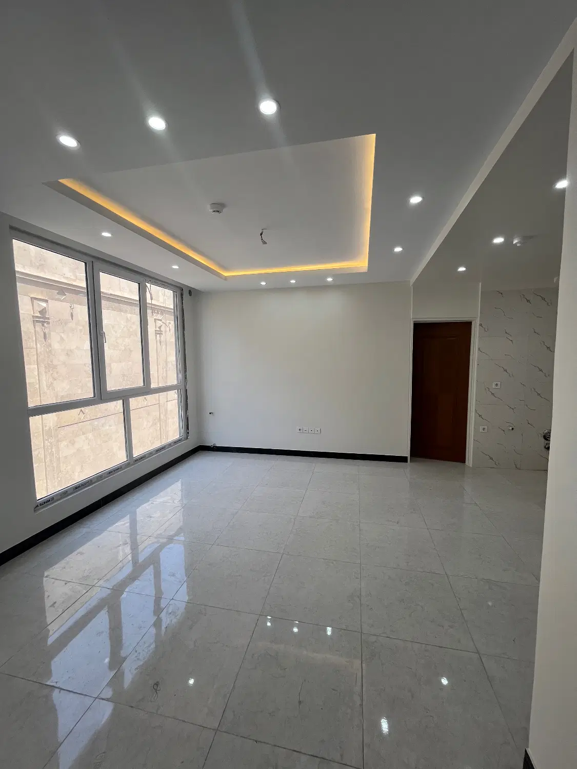 اپارتمان فروشی تک واحدی پیروزی