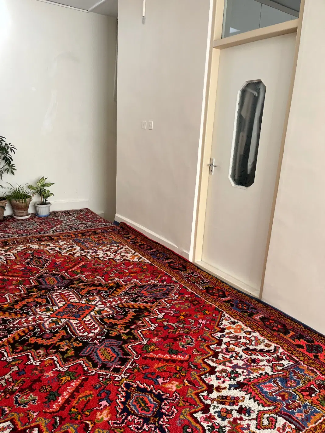 خانه حیاط دار نقلی در کوچه باغ