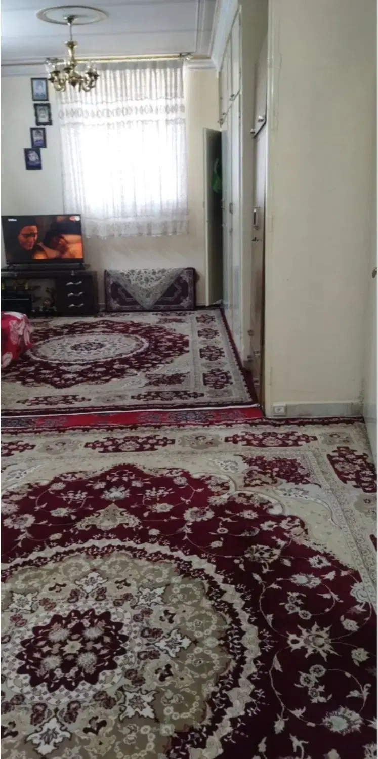 همخونه. همخونه فقط خانم