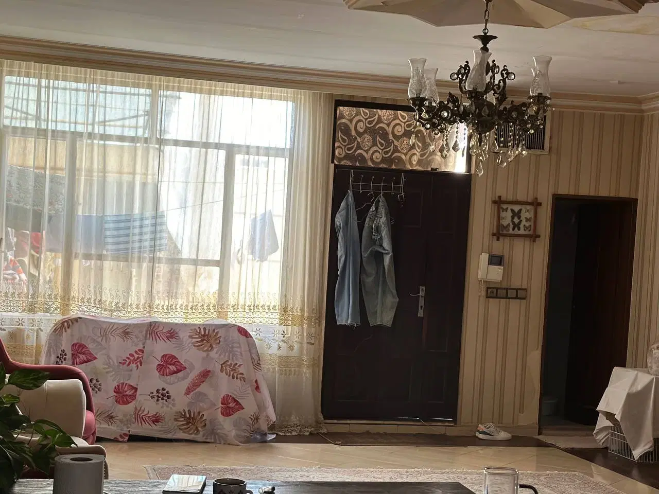 آپارتمان با حیاط اختصاصی