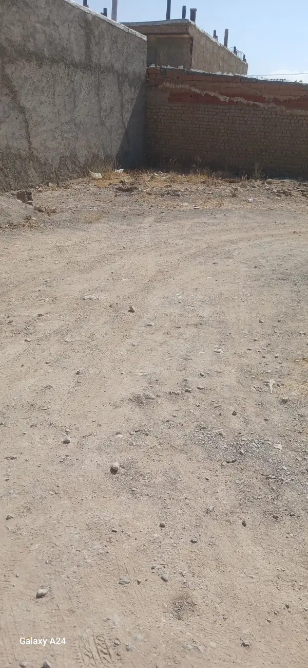 زمین فروشی