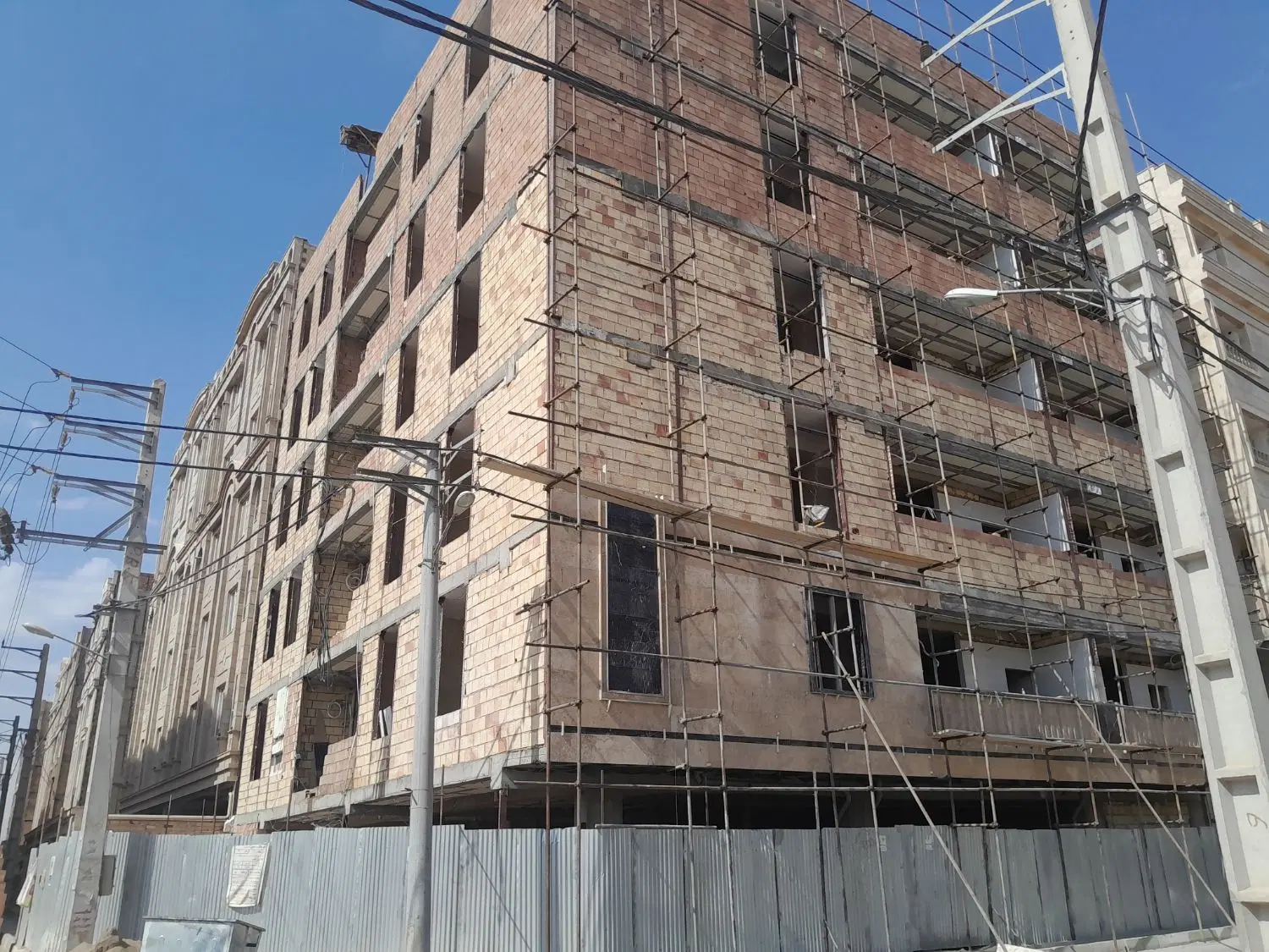 واحد در حال تکمیل شهرک احمدوند