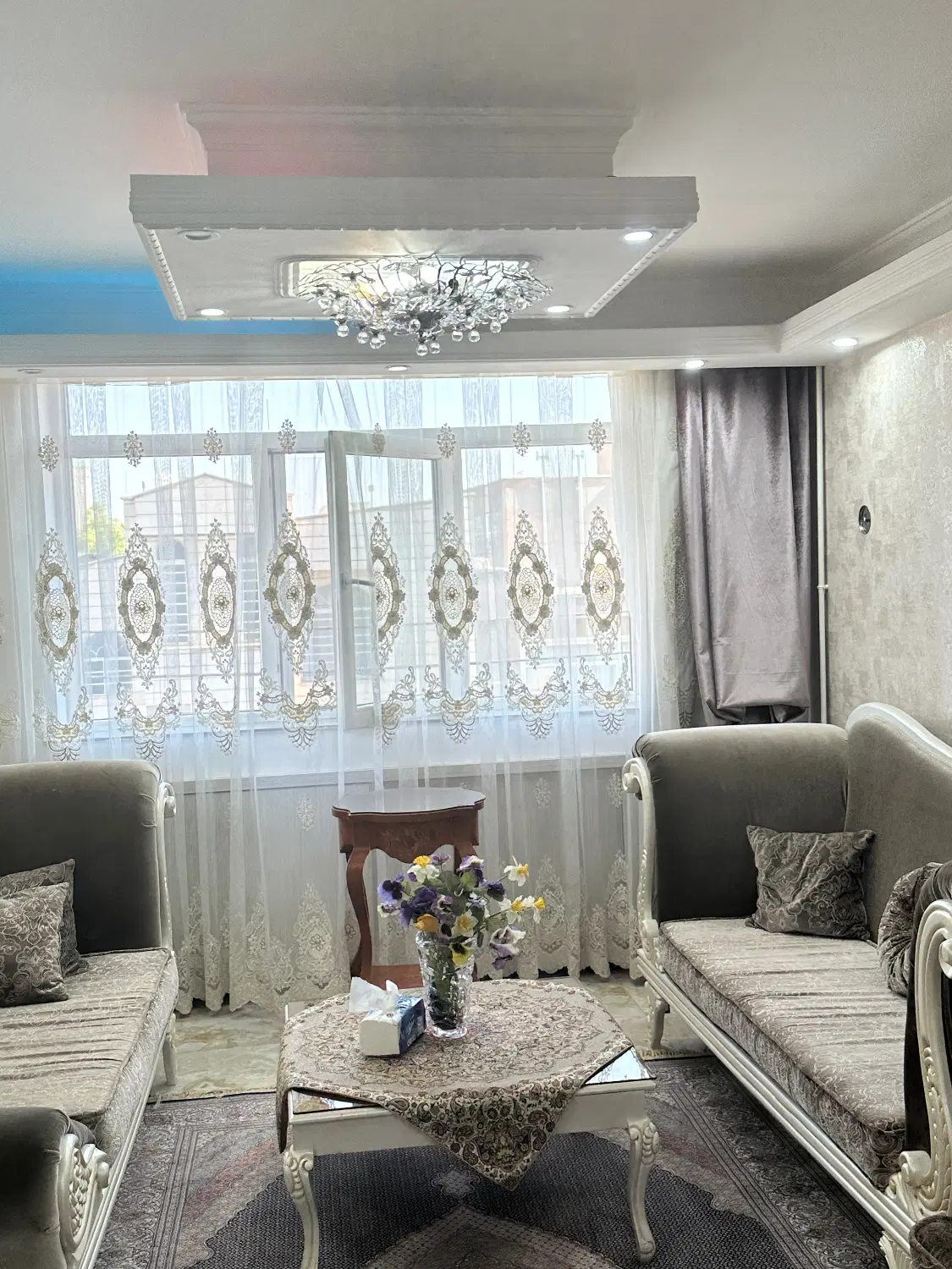 خانه ۳ طبقه امینی