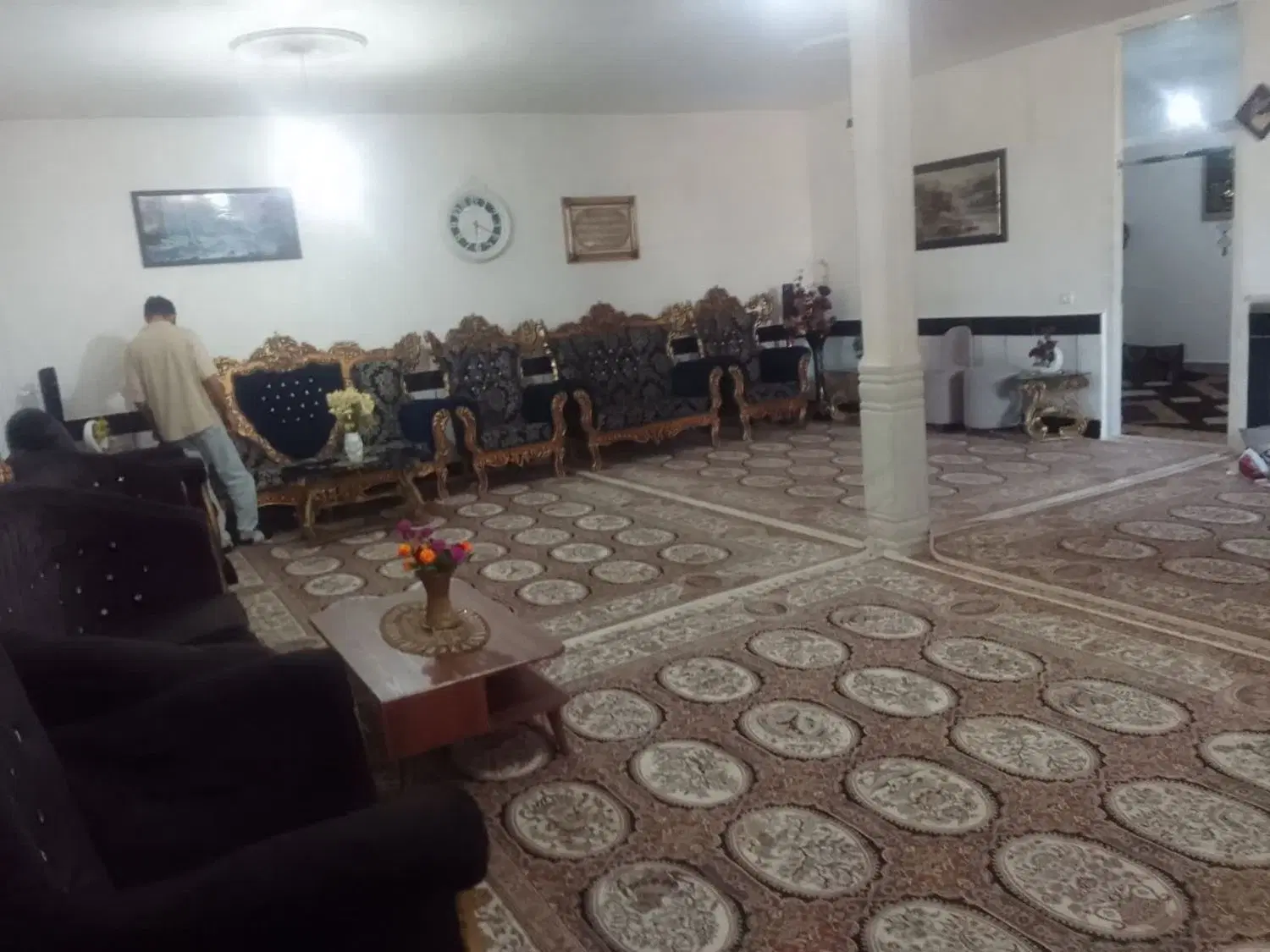 عنوان  آپارتمان ۱۳۰ متری دوخوابه  طبقه دوممرکز شهر