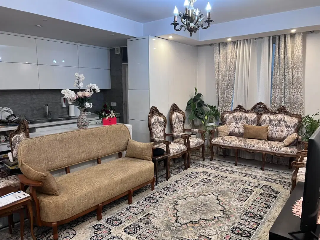 60 متر یک خواب حیاط دار