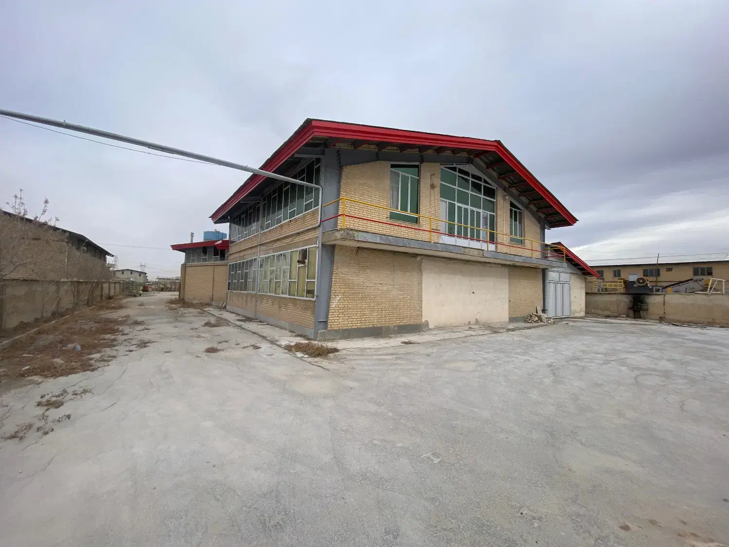 کارخانه سوله شهرک صنعتی ویان زیر قیمت کل همدان