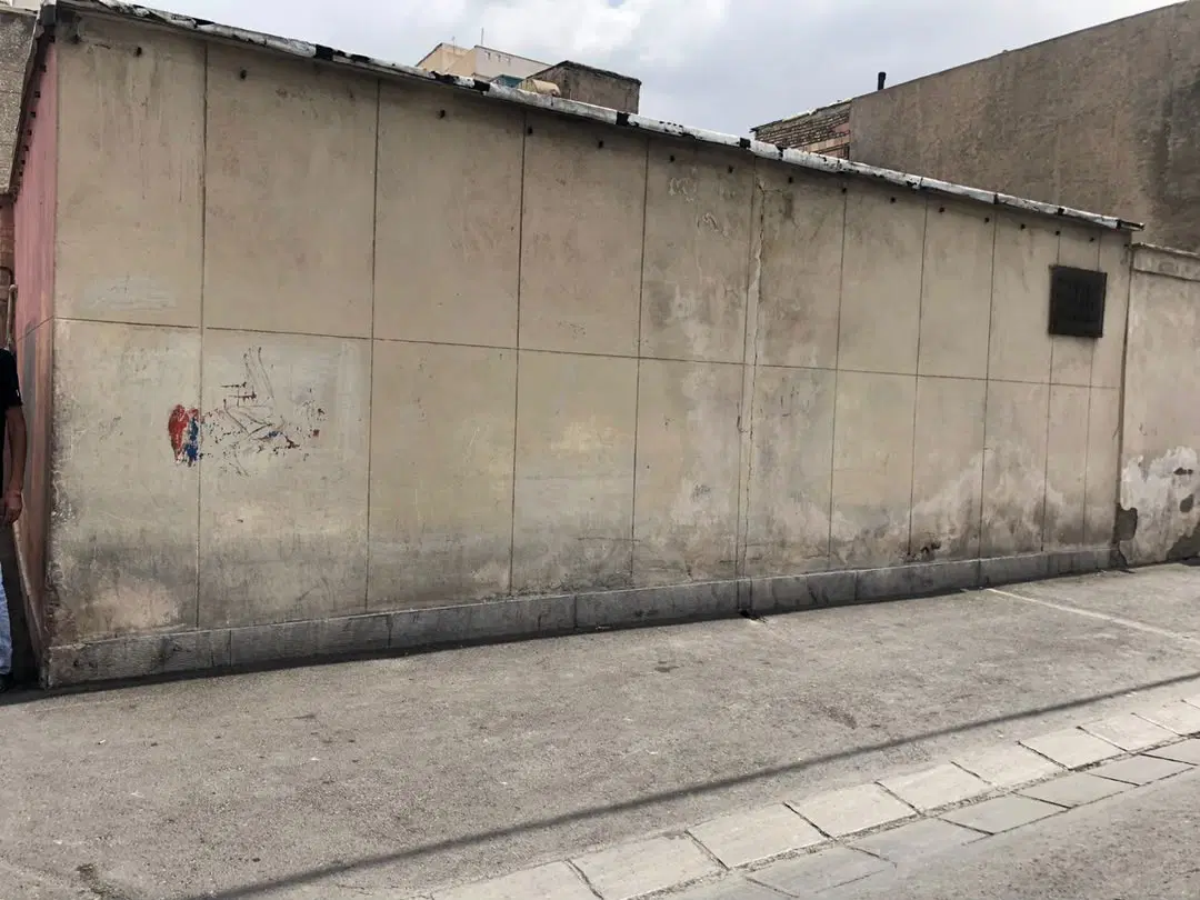 خانه کلنگی واقع در مولوی‌
