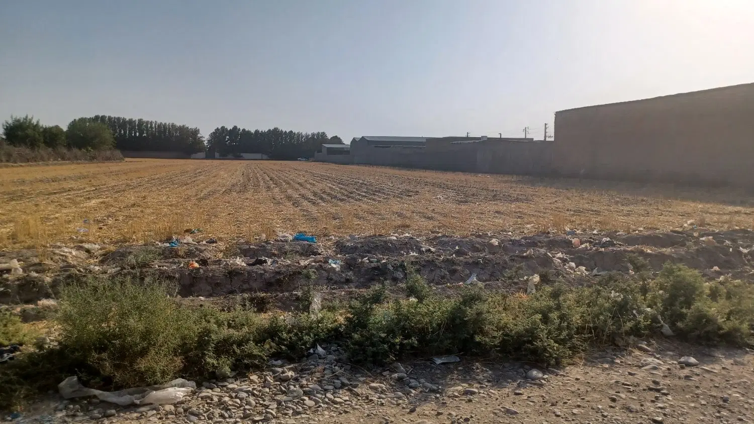 دو عدد زمین ۵۰۰ متری و۳۰۰۰ متری