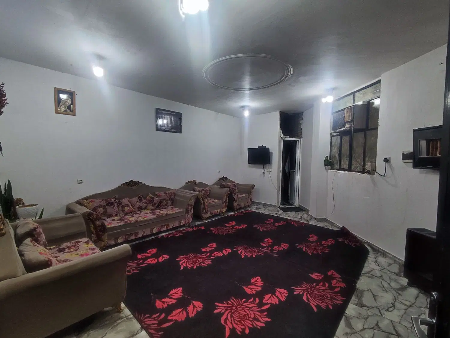 اجاره لکس ۷۰ متری ماشین رو. زیباشهر