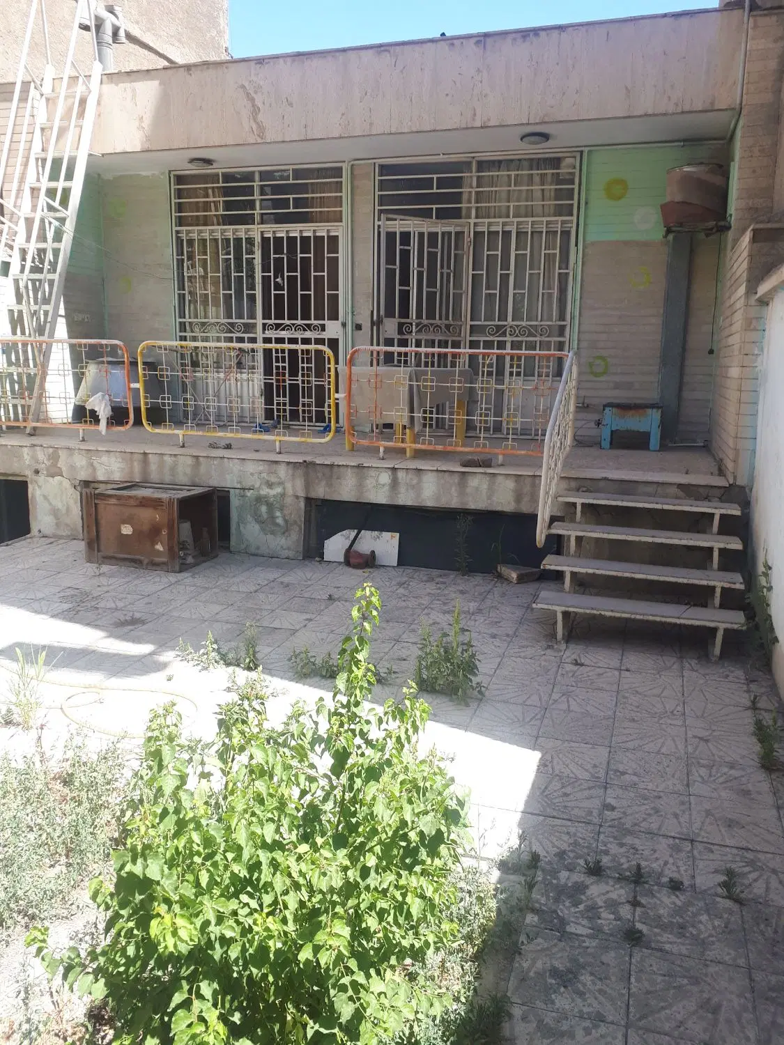۳۶۰متر  ۱۸۰بنا رهن واجاره جهت اداری فلکه سوم فردیس
