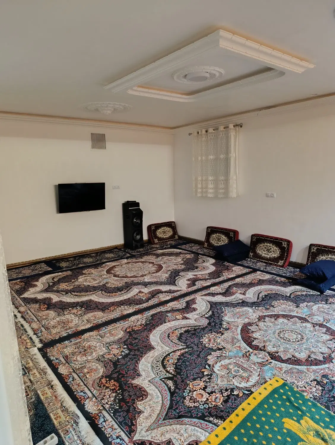 خونه باغ دهکده گلها