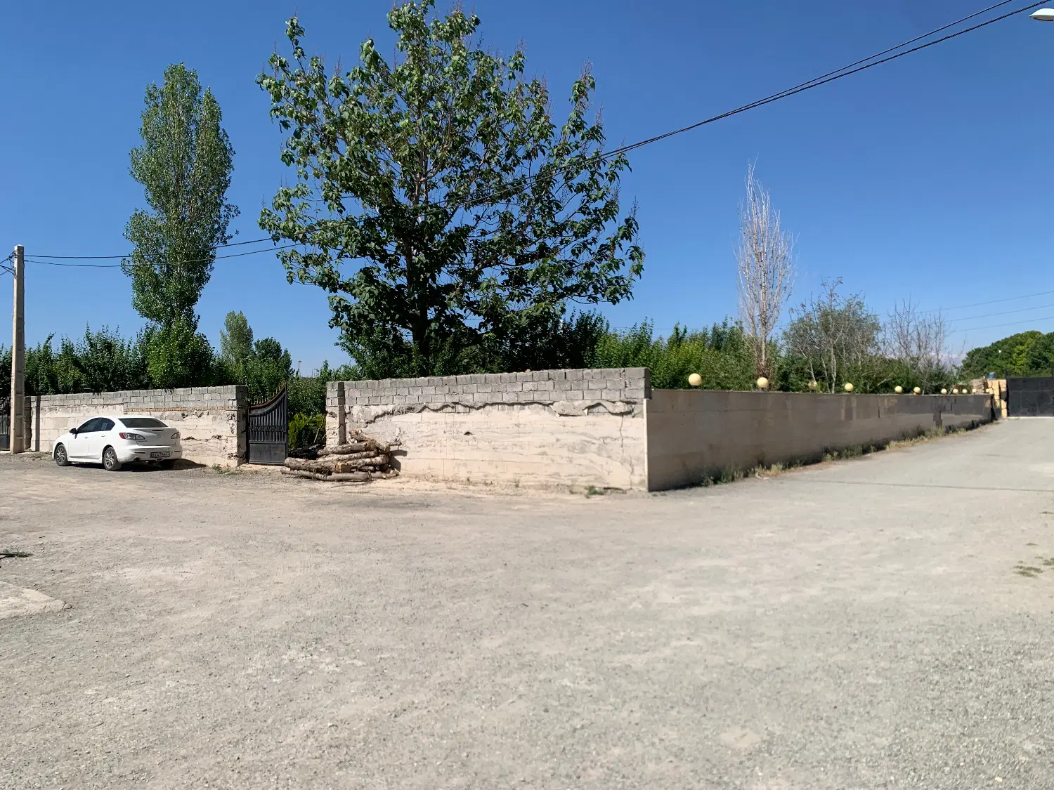 ۲۰۰۰ متر باغ چهاردیواری بکه شهریار