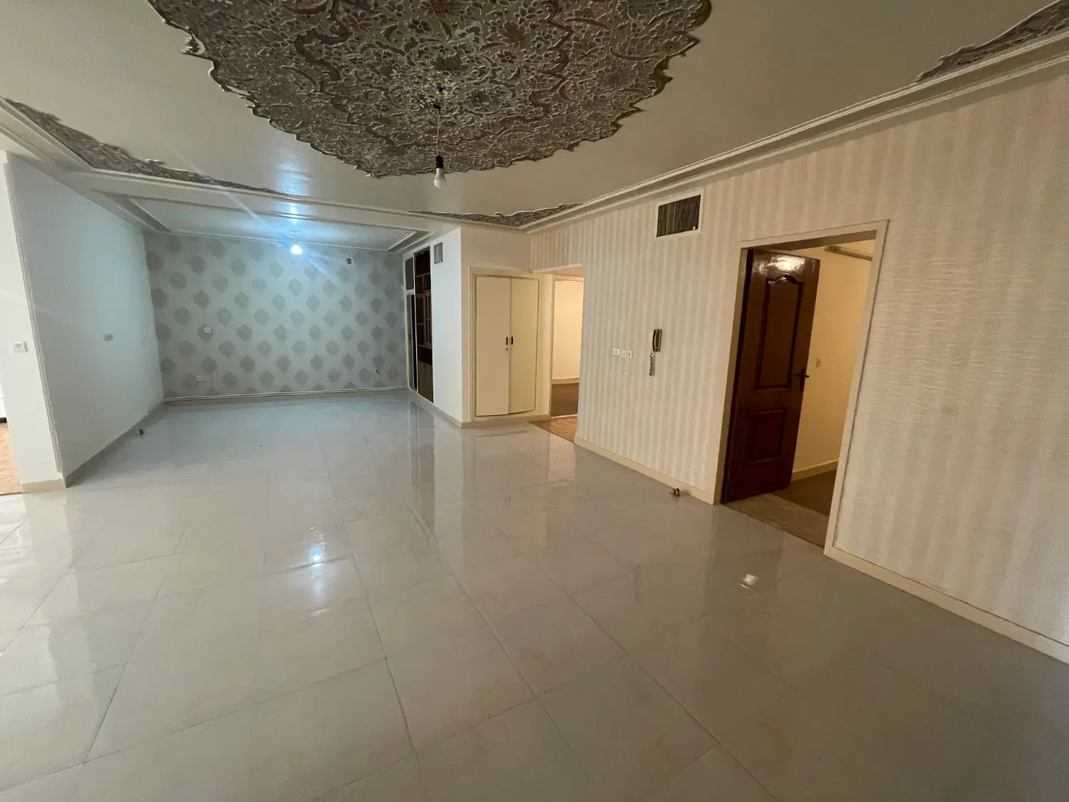 آپارتمان ۱۱۵متری دوخواب هفت دست غربی
