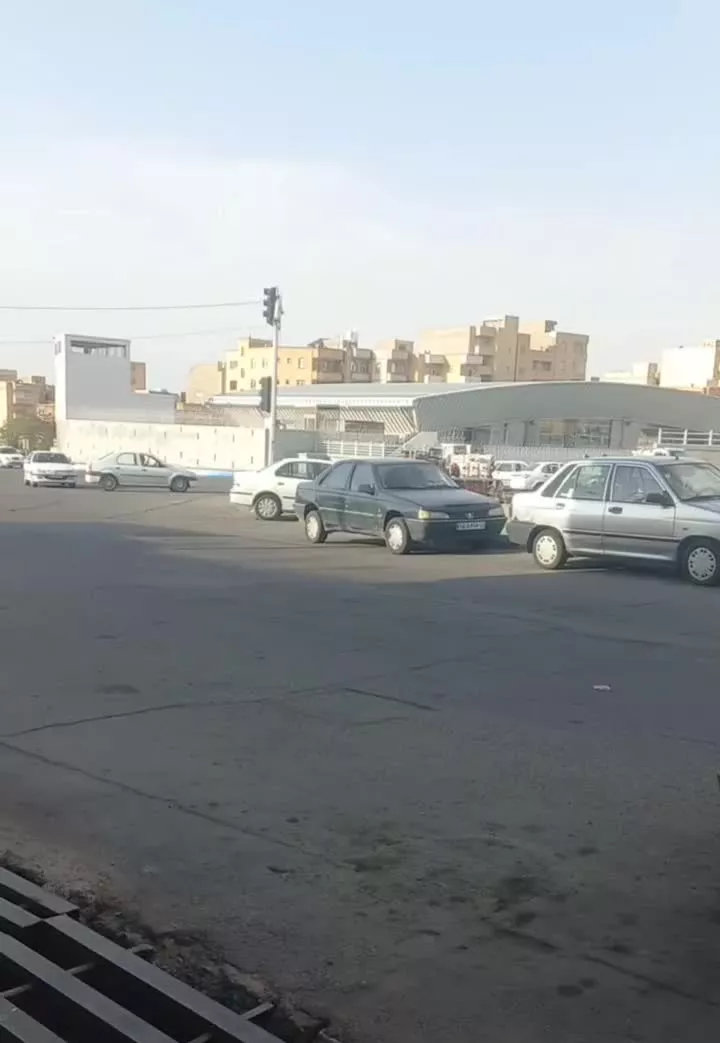 مغازه در لاله