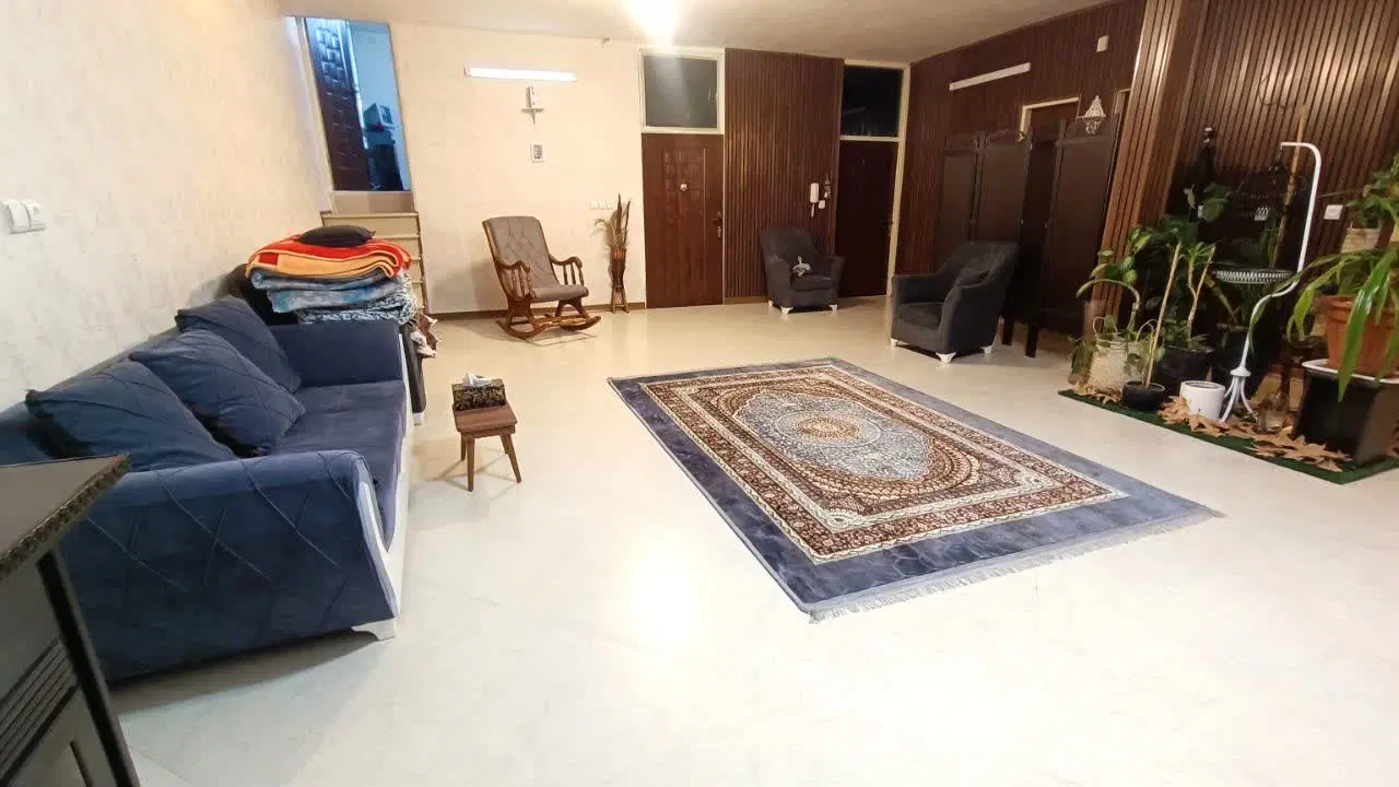 اجاره  آپارتمان همکف دوخوابه شیک و بزرگ