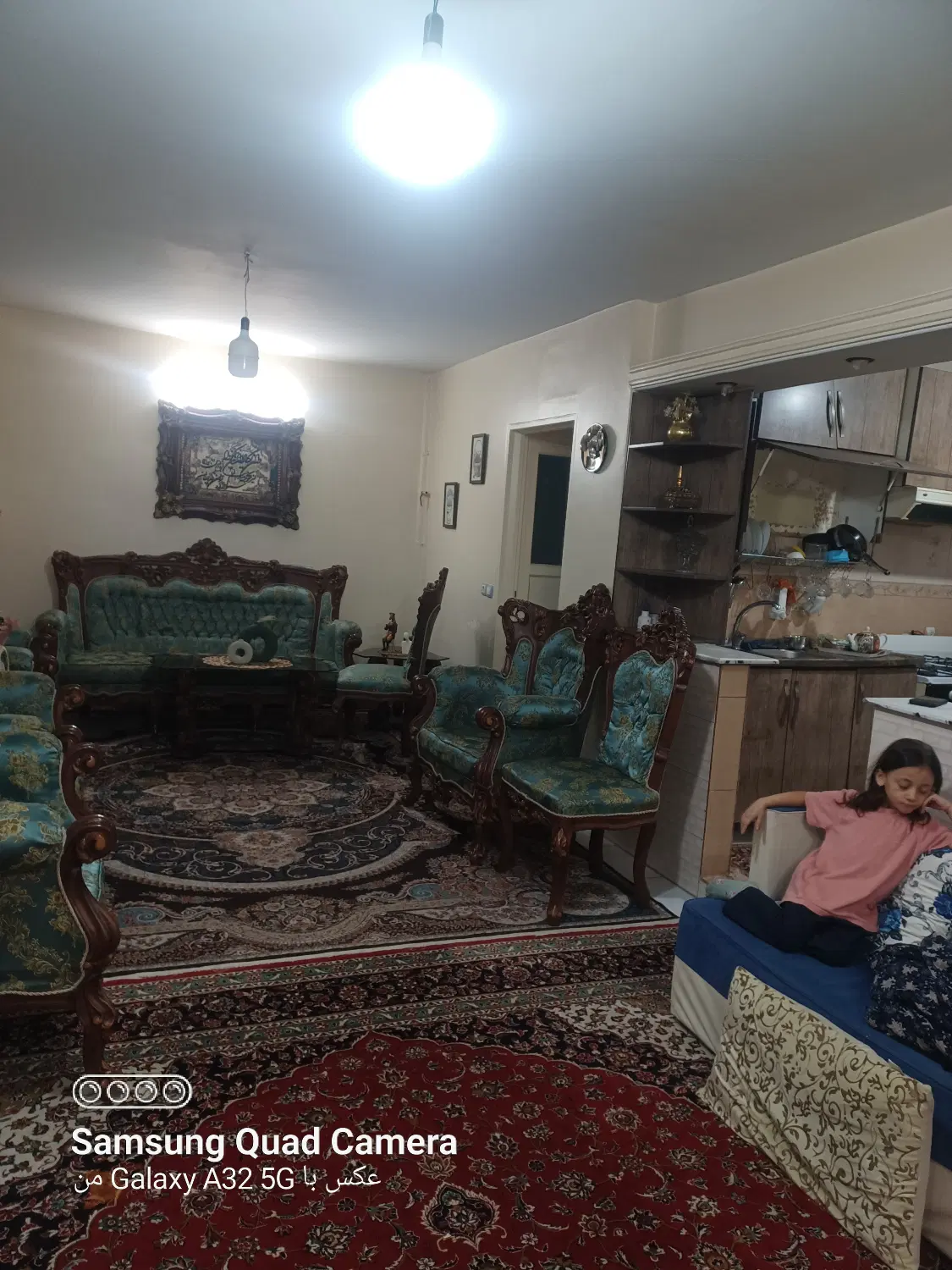 ۷۰متر دوخوابه همکف سه طبقه ای تک واحدی محله دنج