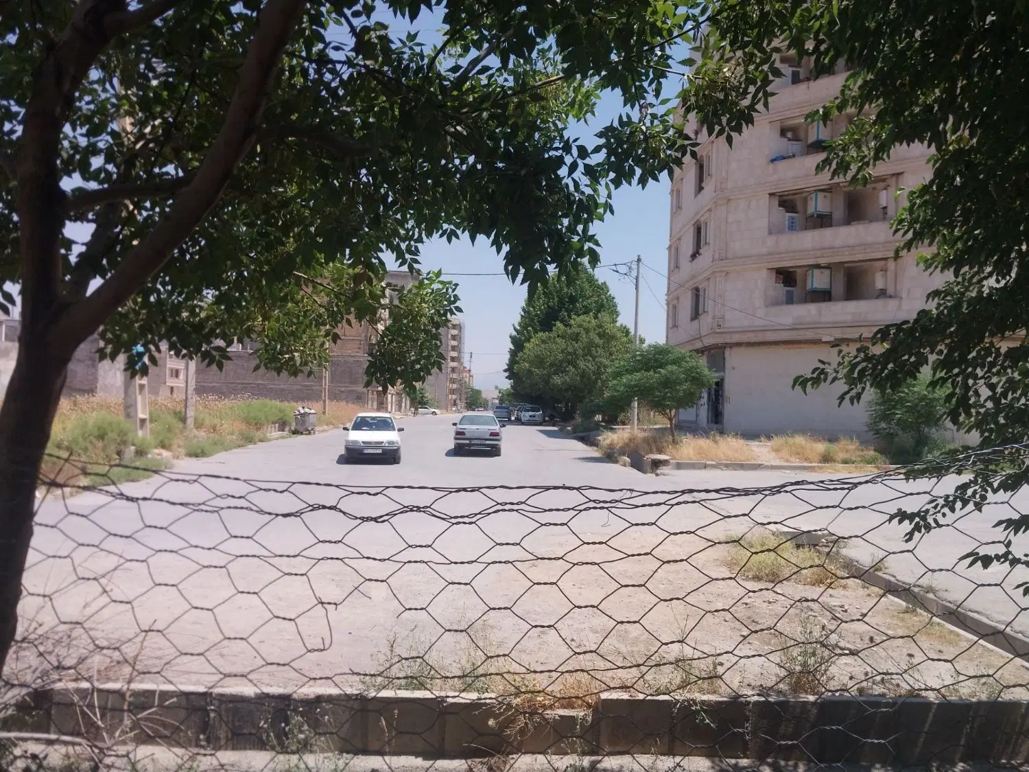 زمین آخر گلدشت غربی