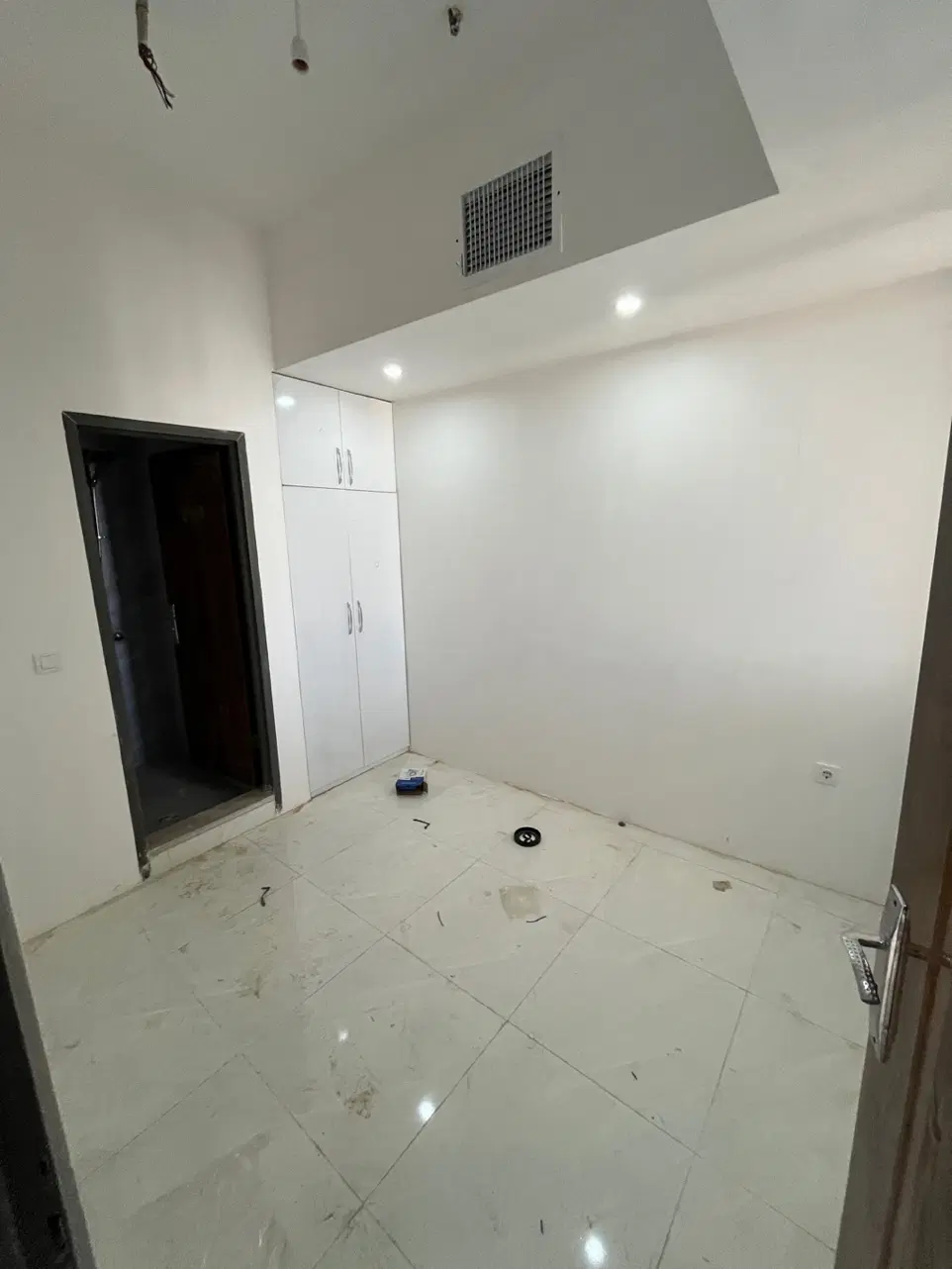 اپارتمان طبقه ششم