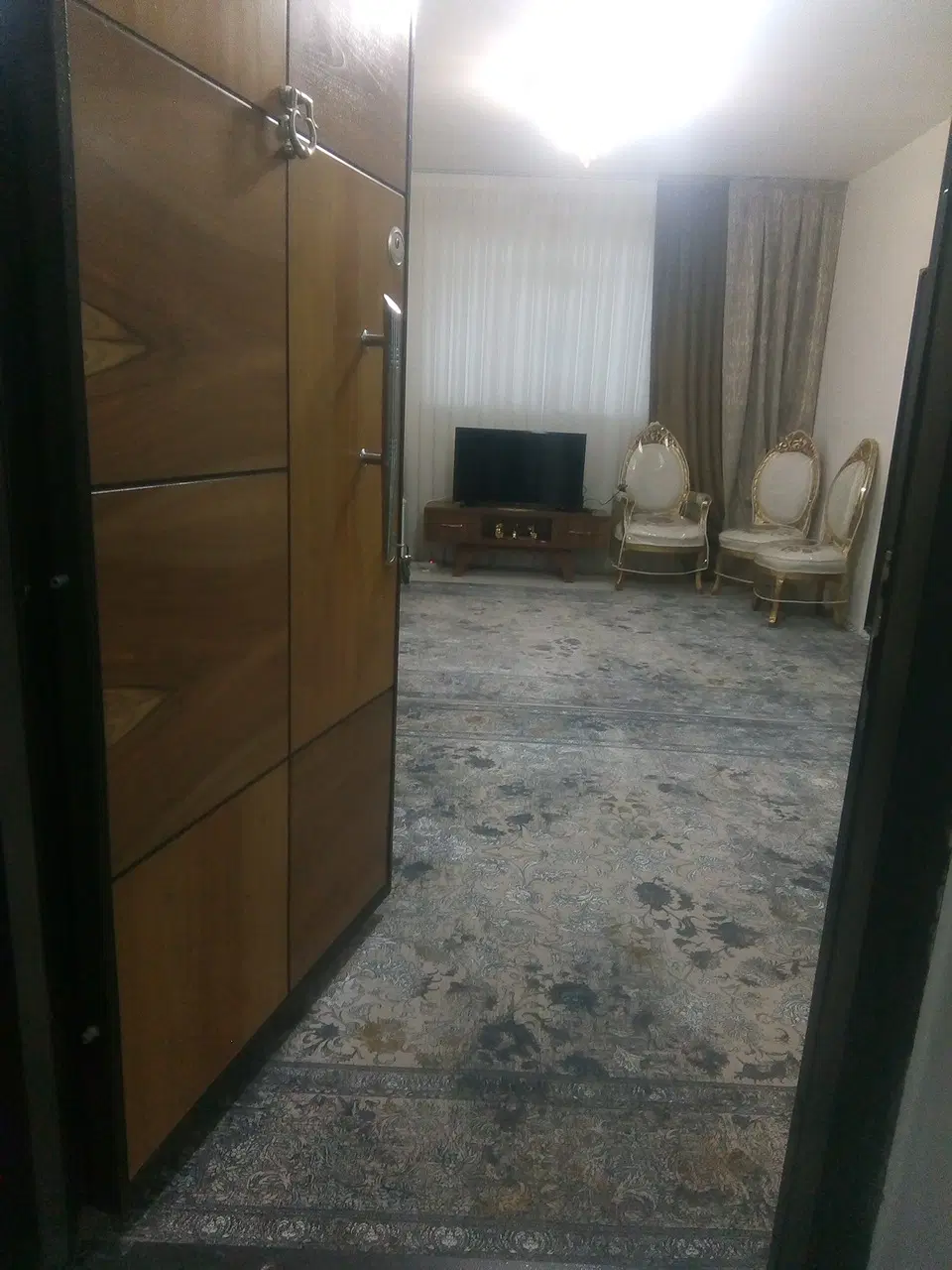 یک دستگاه منزل مسکونی 70 متری دو خوابه