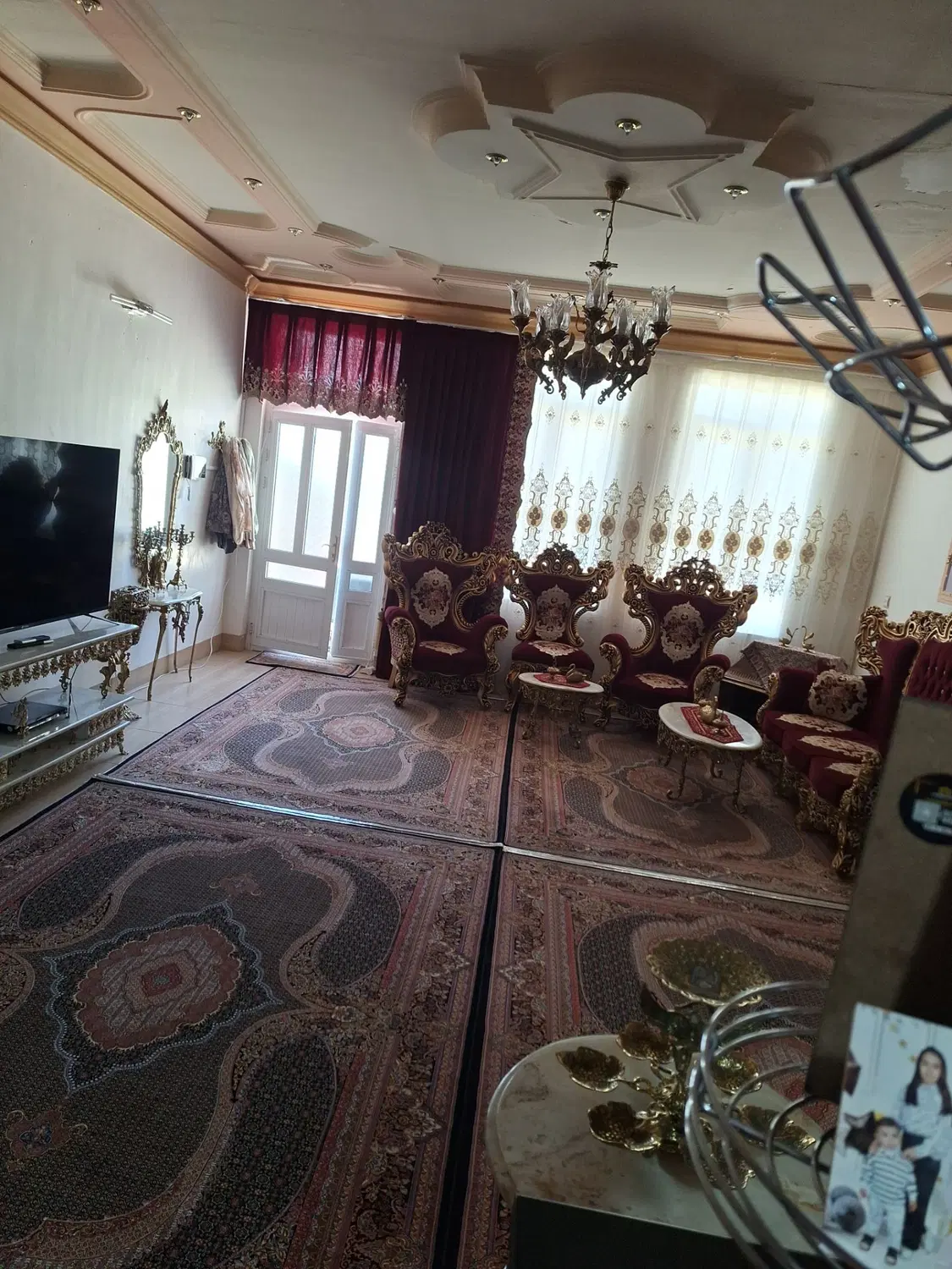 خانه ی مسکونی ۲خوابه ماشین رو در محله ی قاضی