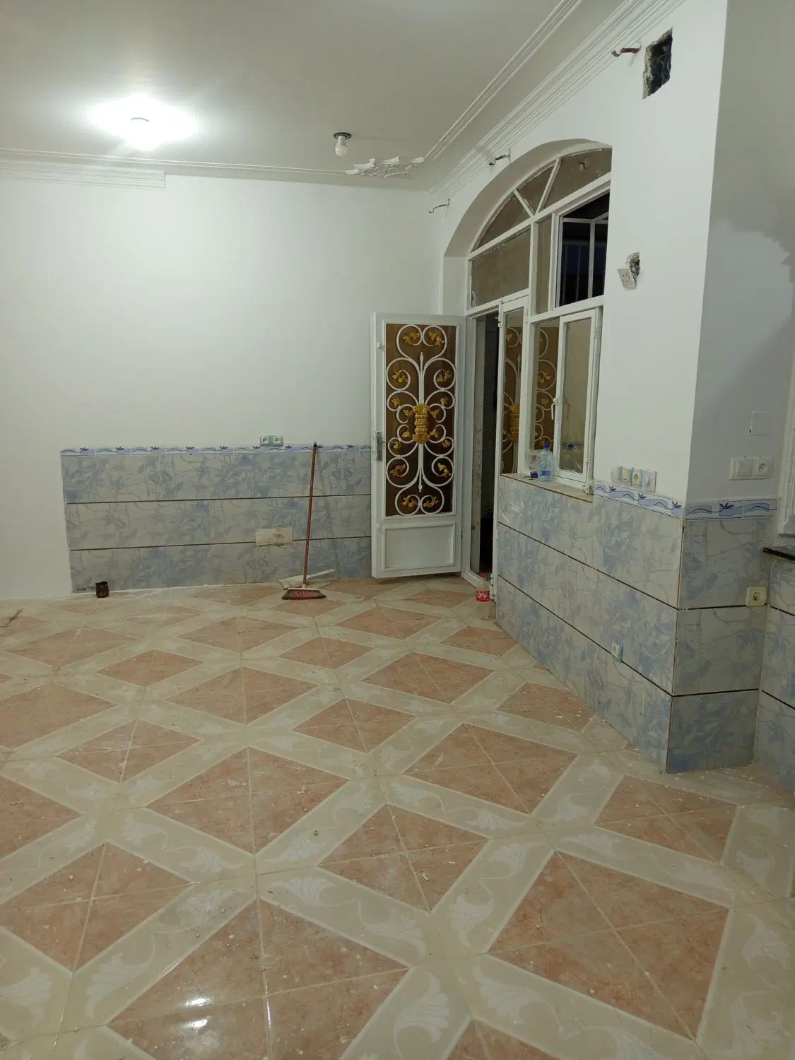 یک خونه ویلایی واقع پشت کلانتری 13_بنگاه والفجر
