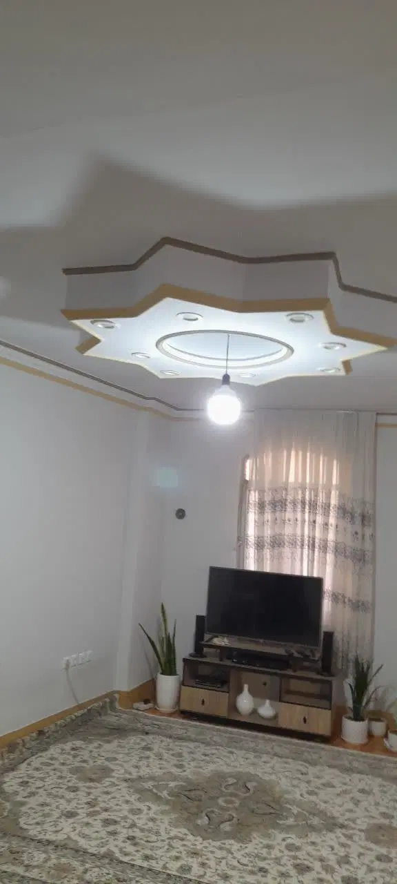 یک آپارتمان برای فرش