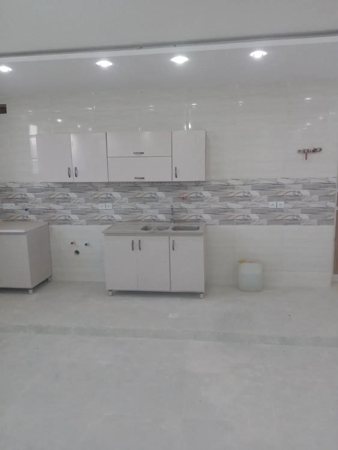 فروش یک واحد اپارتمان 2خوابه باتراس40متری