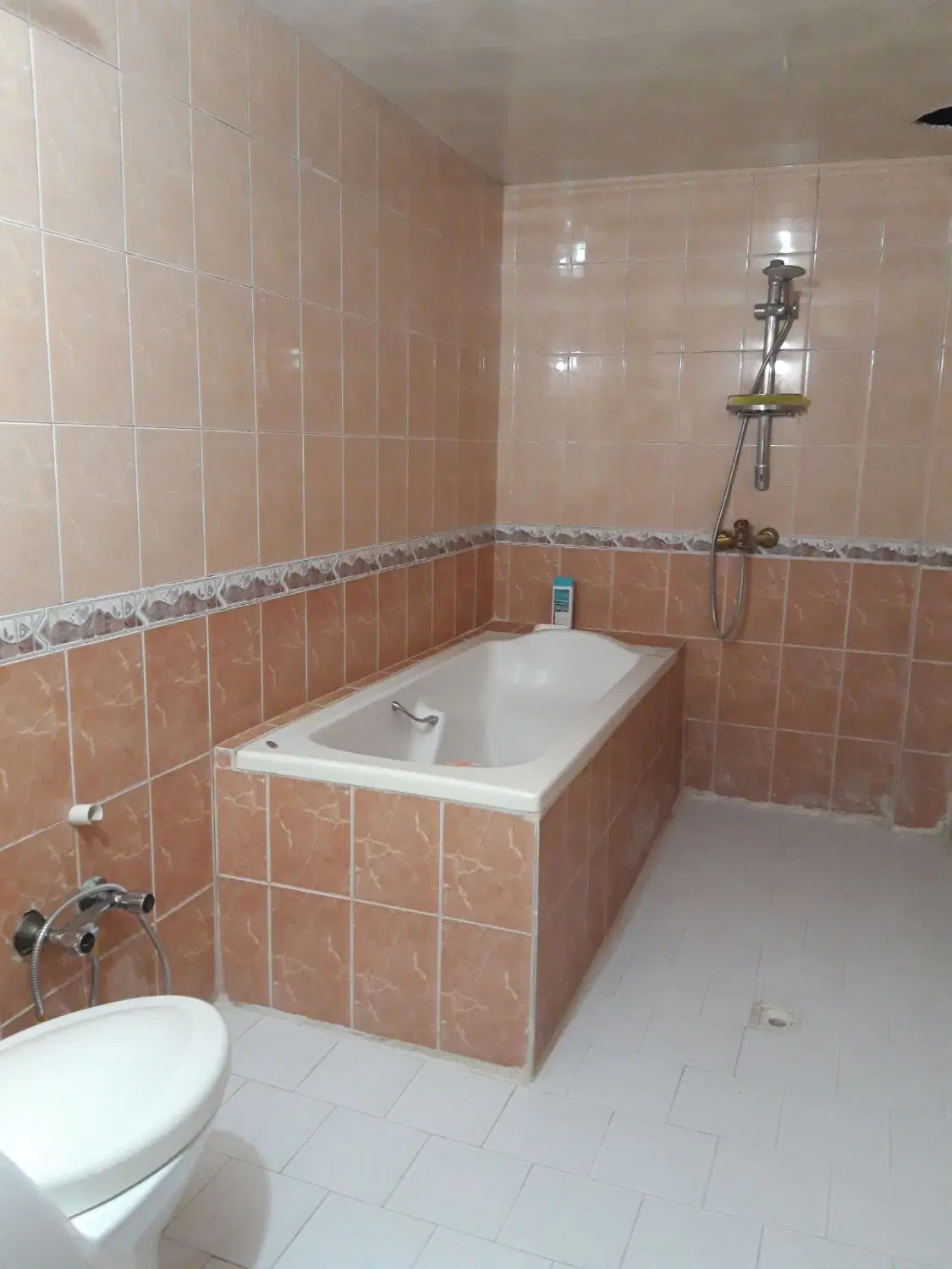 فروش آپارتمان سه خواب، ۱۶۰  متری ،خوش نقشه و شیک