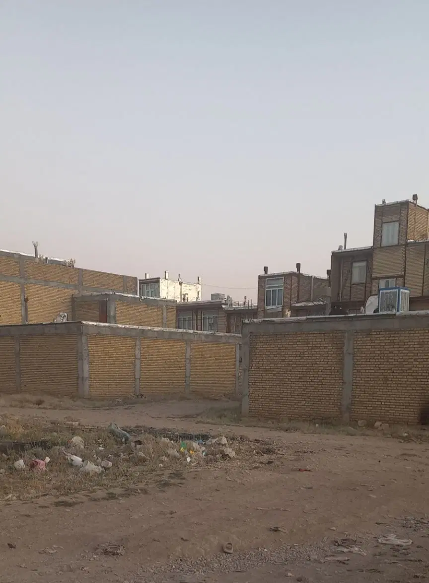 زمین فروشی