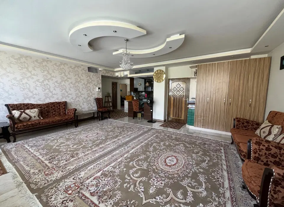 ۹۰ متری_مسجدسید_خوش نقشه_نورگیری عالی