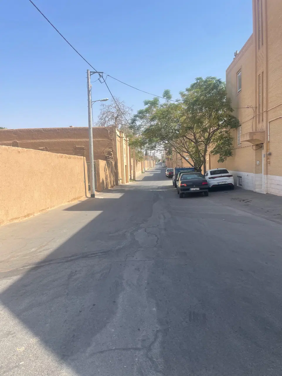خونه ۲۰۰ متر دو نبش امام جعفر صادق