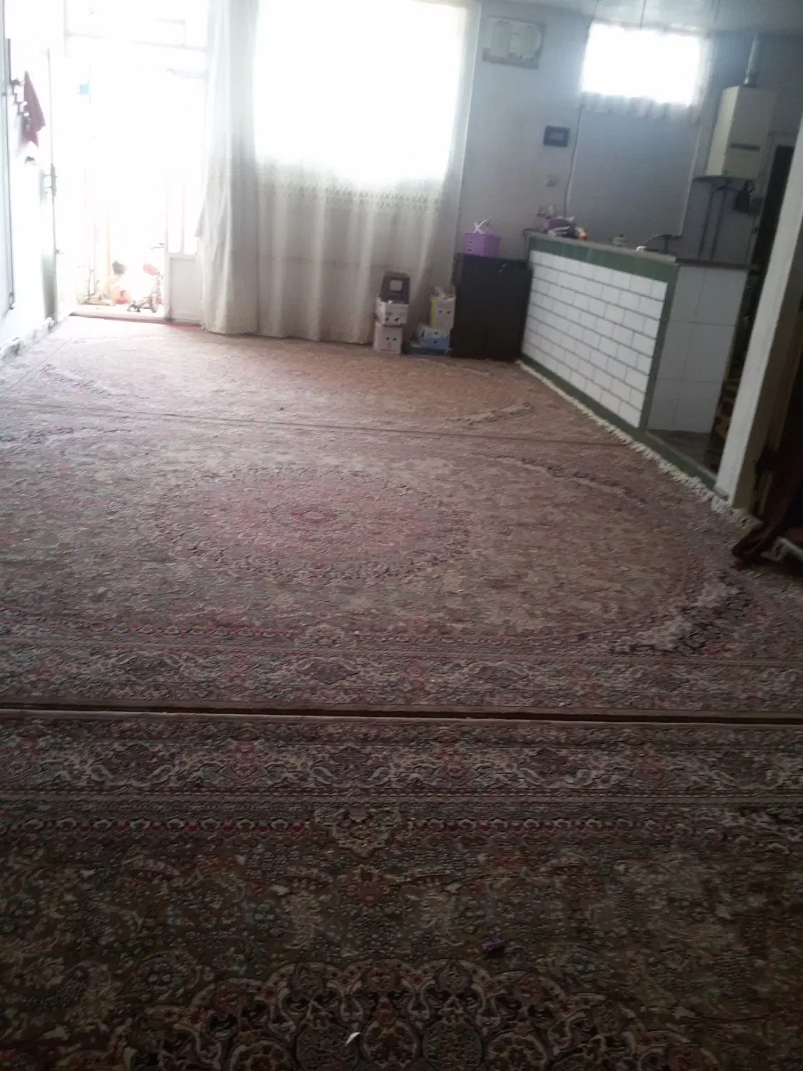 طبقه بالا دو خانه به خیابان اصلی