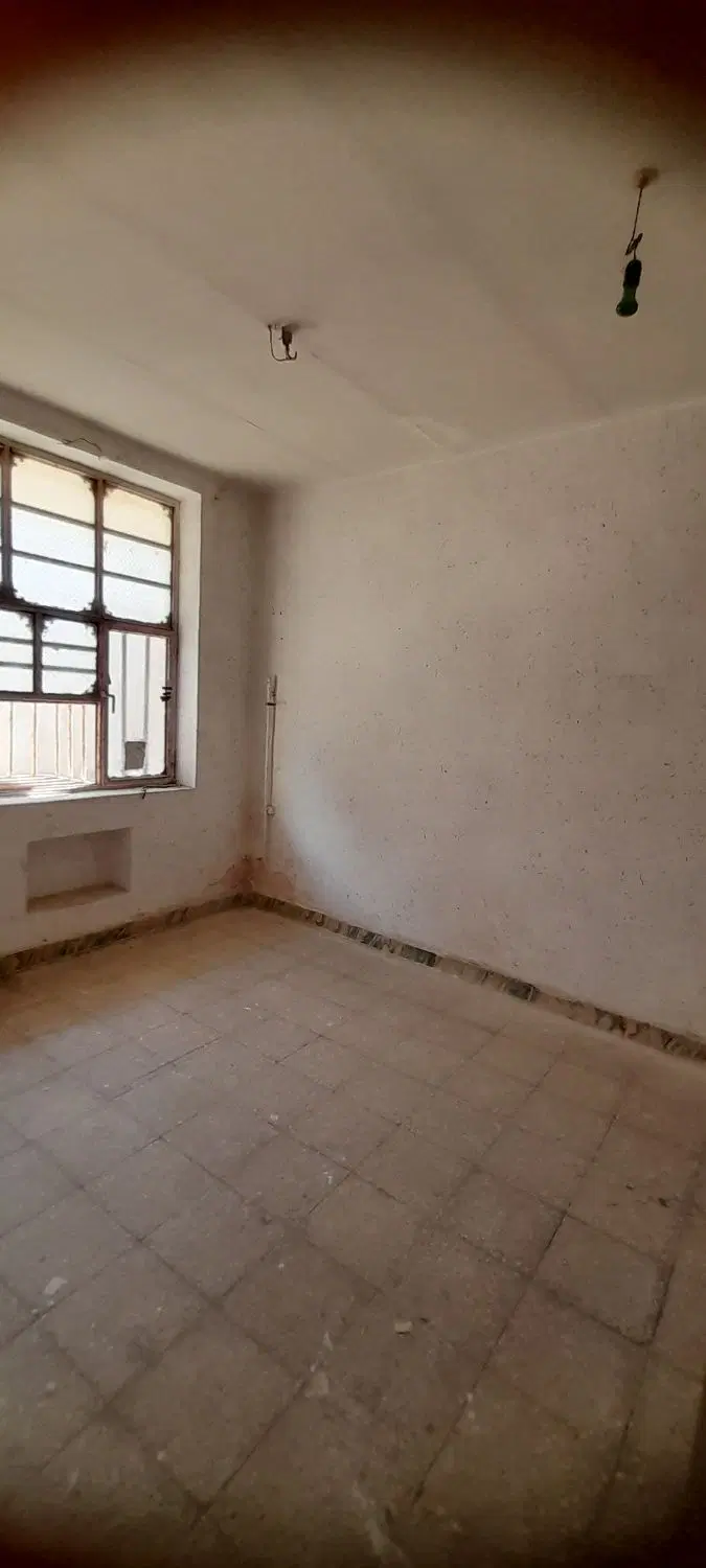 رهن منزل قدیمی خیابان انقلاب جهت زندگی یا انبار