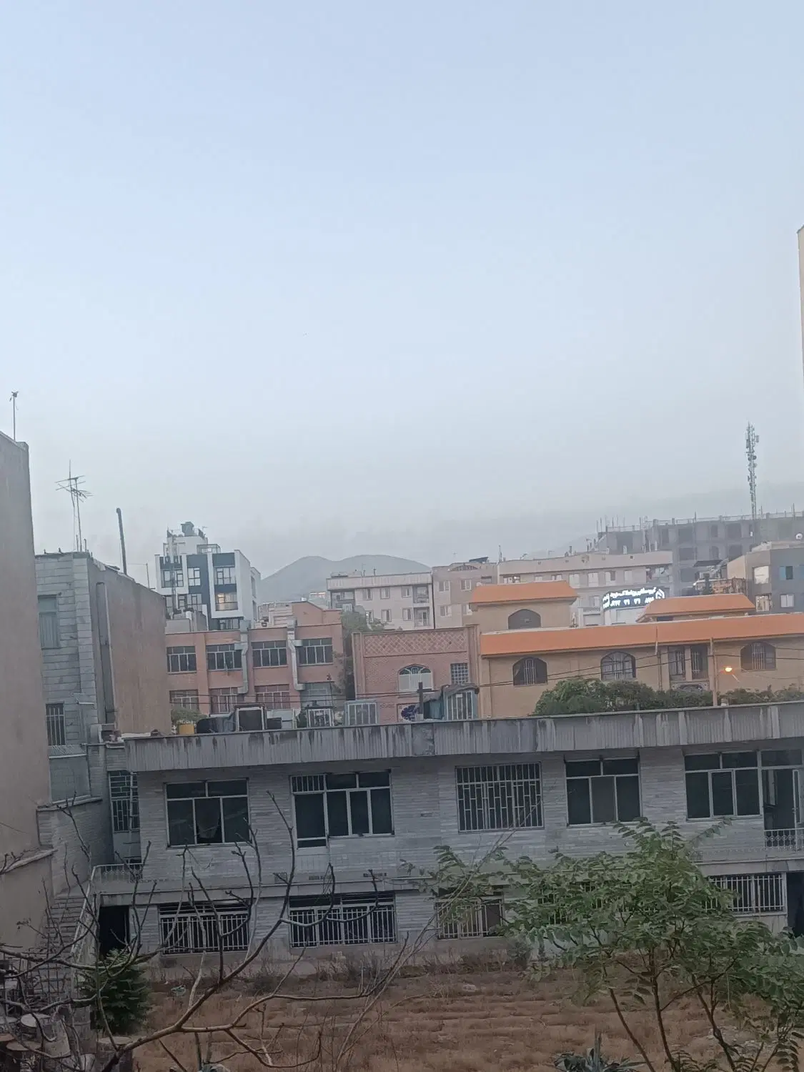 50 متر بلوار فردوس غرب. شقایق جنوبی