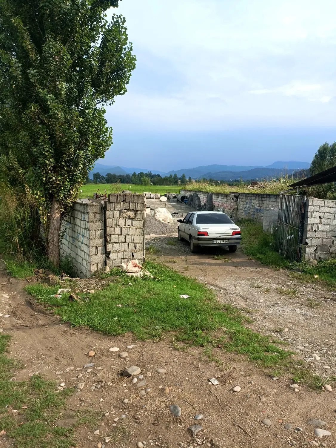 زمین  با کاربری تجاری